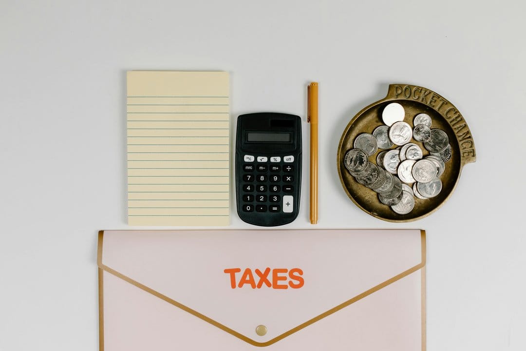 ISAs explained for the 2026/27 tax year: cash vs stocks and shares, the £20,000 allowance, and the Lifetime ISA decision