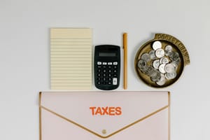 ISAs explained for the 2026/27 tax year: cash vs stocks and shares, the £20,000 allowance, and the Lifetime ISA decision